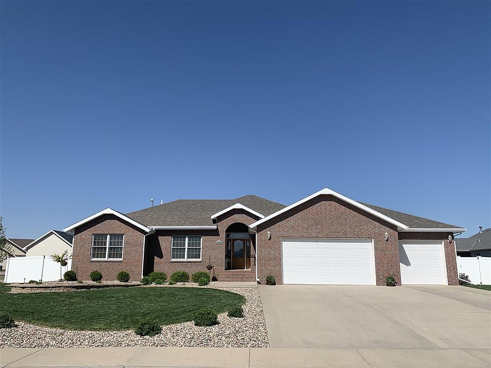 1st image of 4417 Vista Dr