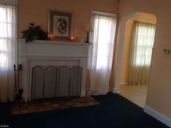 3rd image of 239 Windsor Dr
