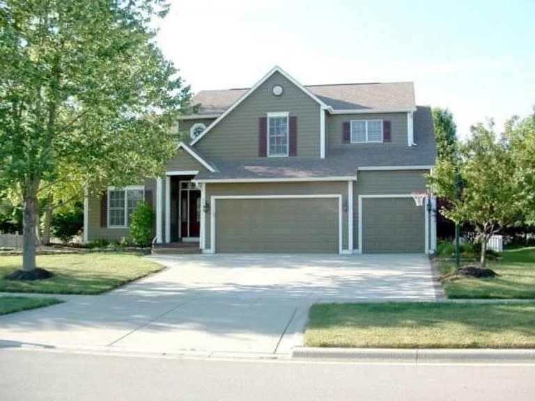5717 Greenfield Dr — Photo 1