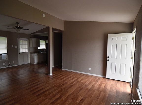 4th image of 6019 Royal Valley St