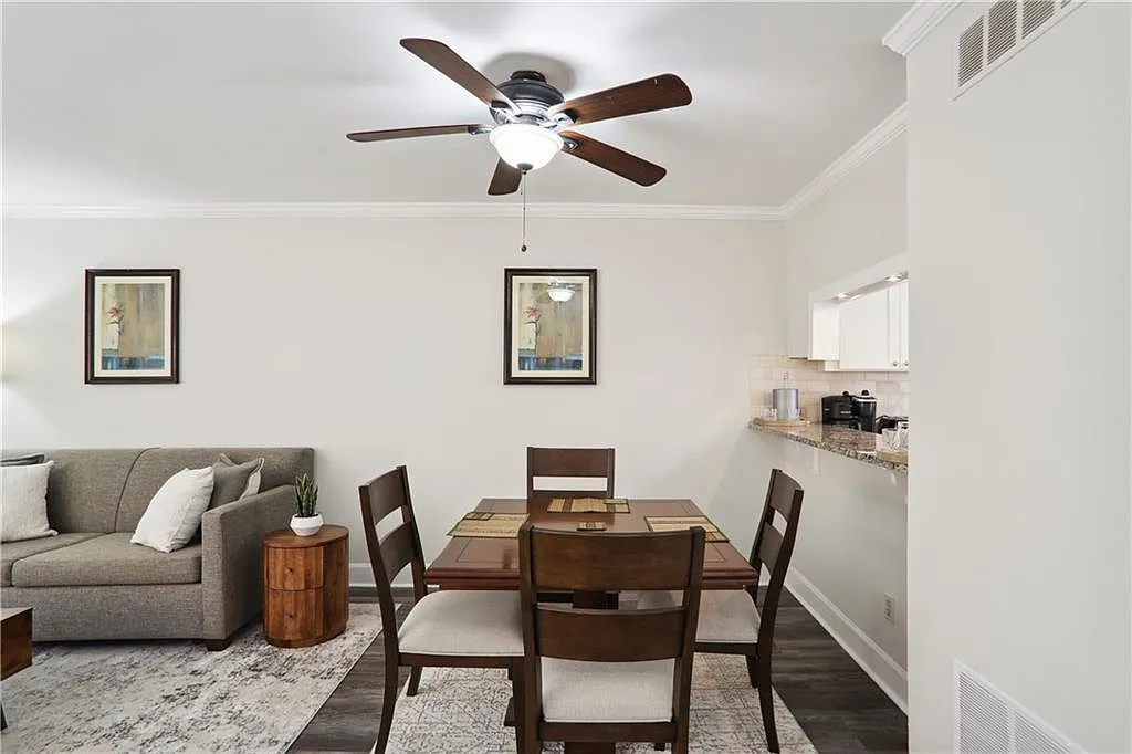 2 bed, 2.5 bath, 1152 sqft, $3,750 — Photo 4