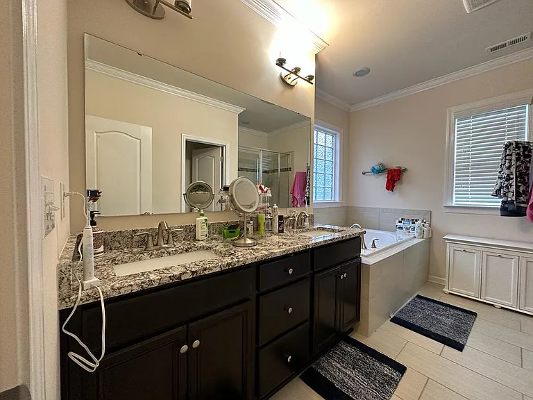 404 Hawks Creek Pkwy — Photo 8