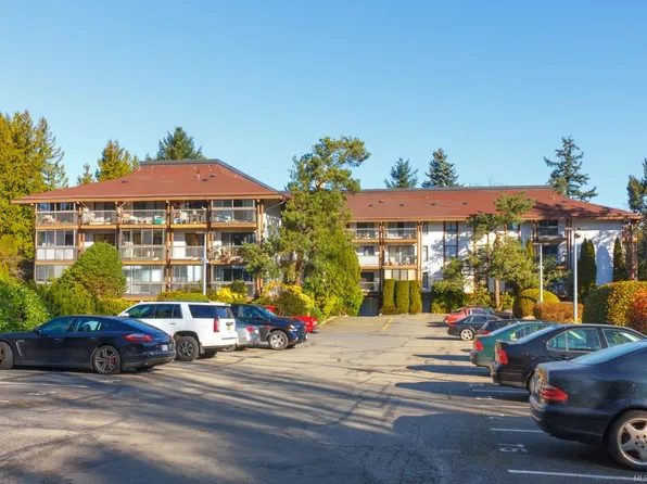 1009 McKenzie Ave #310, Saanich, BC V8X 4B1