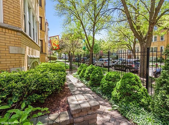 3rd image of 5433 N Campbell Ave #3
