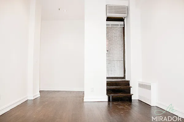 Rented by Mirador Real Estate | media 21