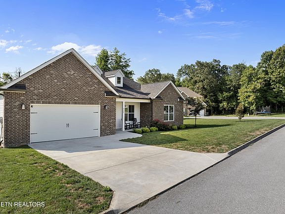 3rd image of 8106 Chapel Hill Ln