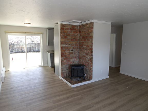 3rd image of 1510 Aspen Valley Dr