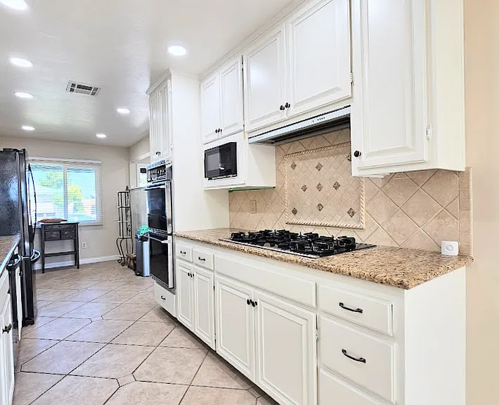 5424 Lodi St — Photo 6