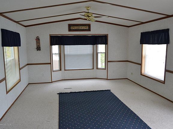 5th image of 40192 Basswood Ln