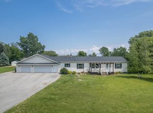 5024 Tumblebrook Dr, Oshkosh, WI 54904