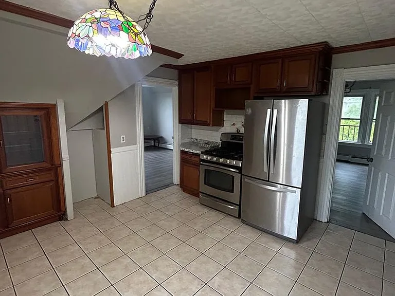 112 Jubilee St — Photo 2