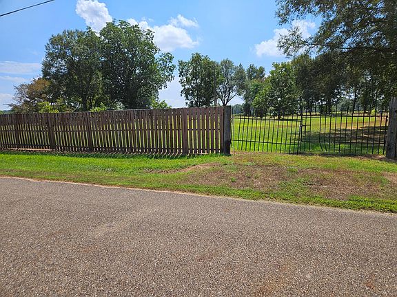 2nd image of 2490 County Road 2110