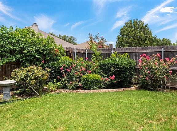 3rd image of 1521 Brittany Ln
