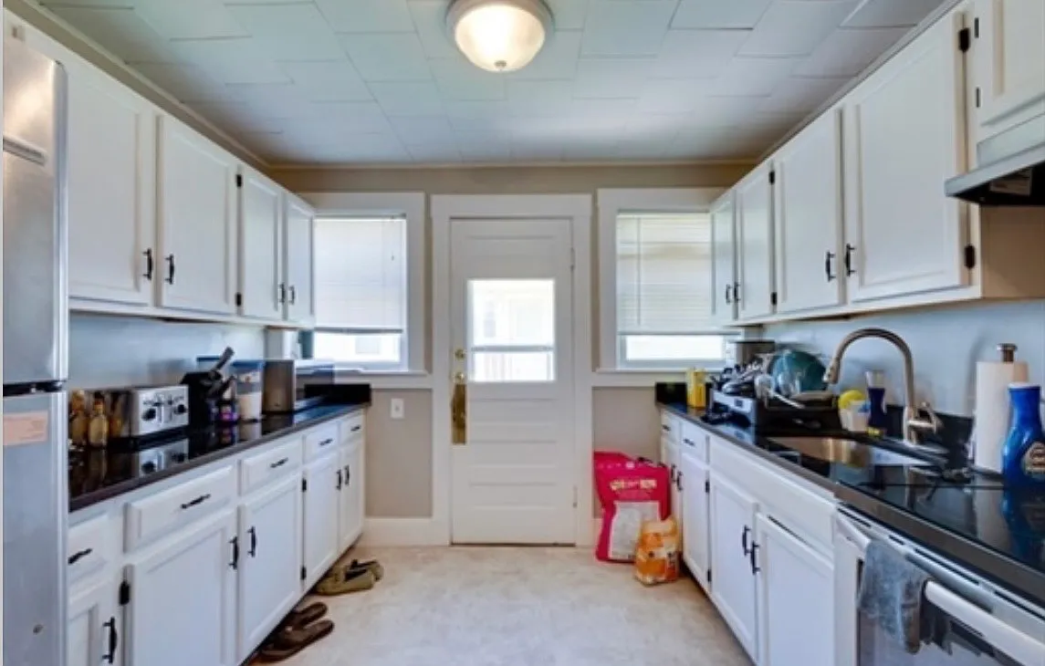 2 bed, $2,550 — Photo 2