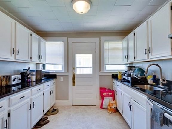 2nd image of 1083-1085 Main St #1A