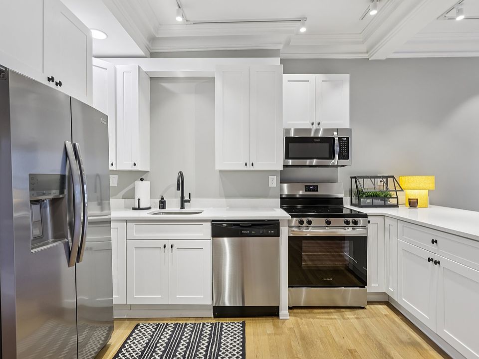 We've included the amenities others overlook: Dishwasher, garbage disposal, refrigerator with ice maker and in-door water/ice dispenser.
