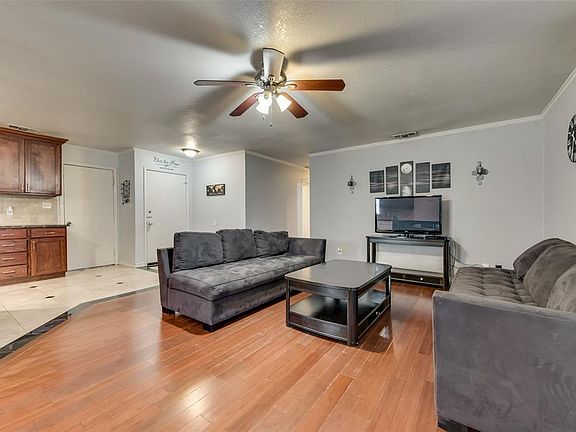 5th image of 12211 Squire Dr