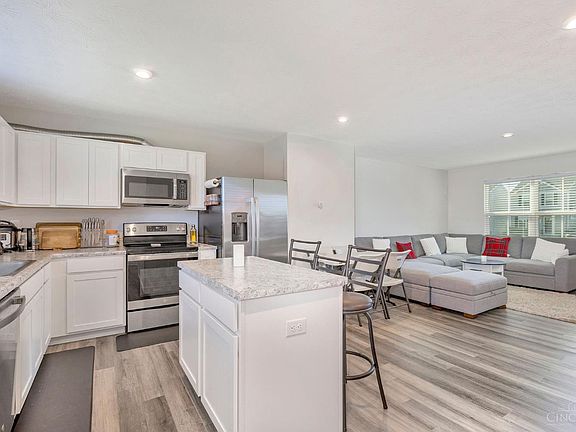 3rd image of 6644 Rivulet Dr