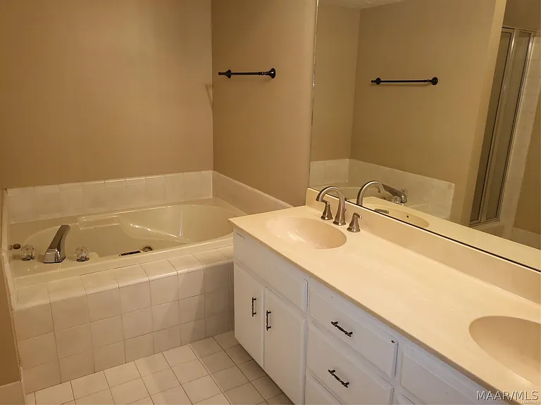 1516 Charleton Dr — Photo 22