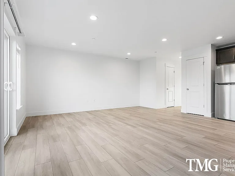 977 Creer Way #D-111 — Photo 40