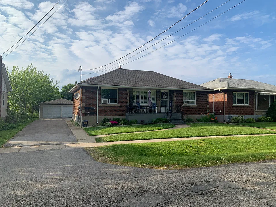 15 Ted St