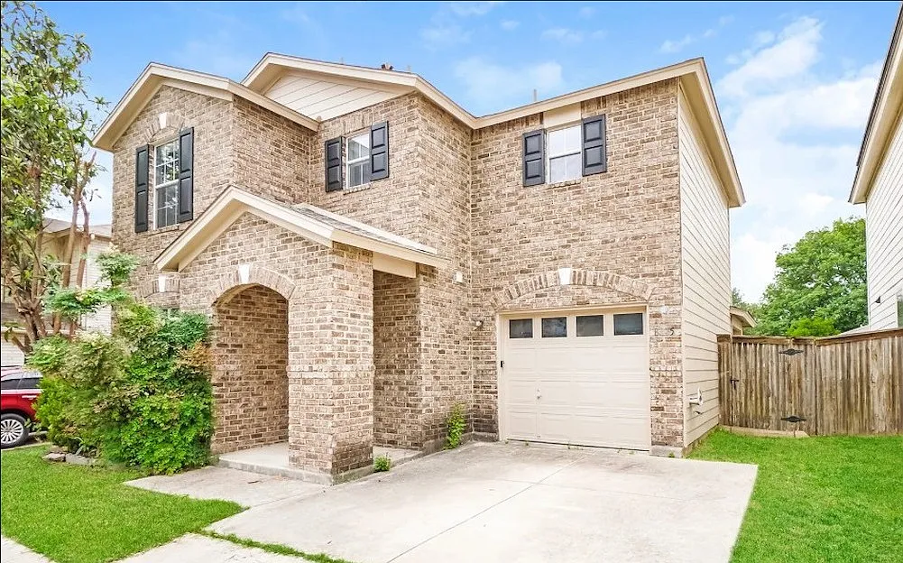 3 bed, 1807 sqft, $1,695 — Photo 2