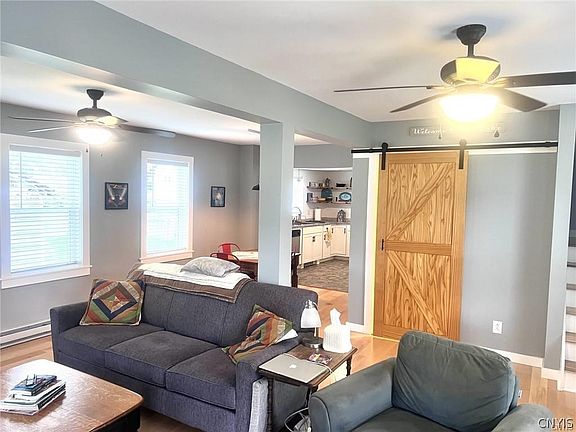 3rd image of 3681 Causeway Rd
