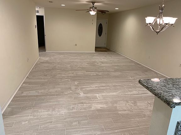 5th image of 477 Evening Falls Dr