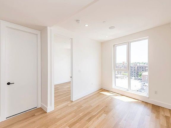 4th image of 1460 Fulton St APT 3C