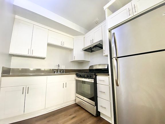 3rd image of 5704 La Mirada Ave #5A