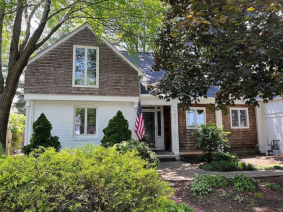 4th image of 1012 Parkside Dr