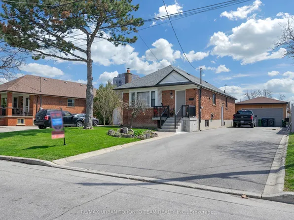57 Westdale Dr #2, Toronto, ON M3K 1A7