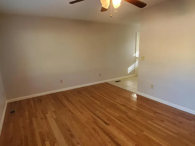 5044 N Salina St — Photo 2