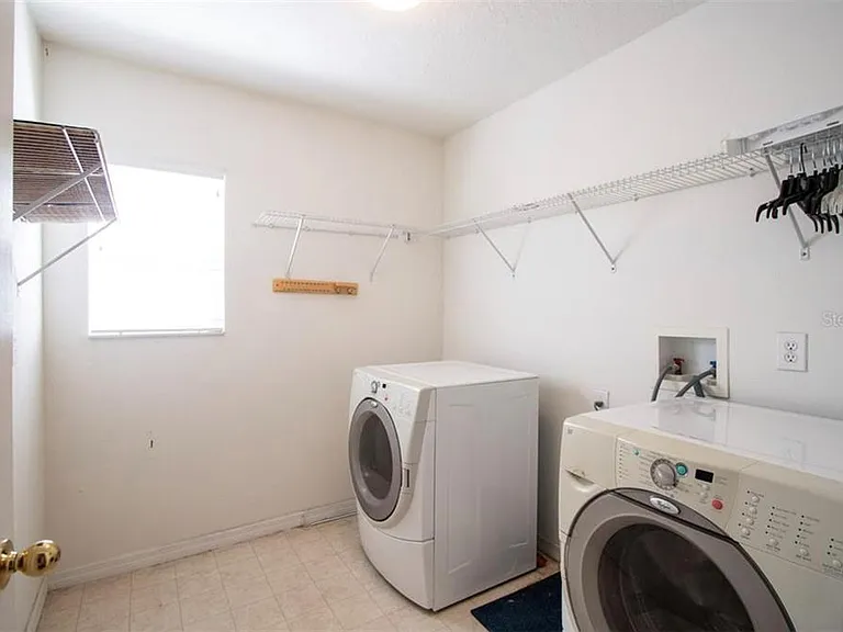 1412 Blackwater Pond Dr — Photo 25