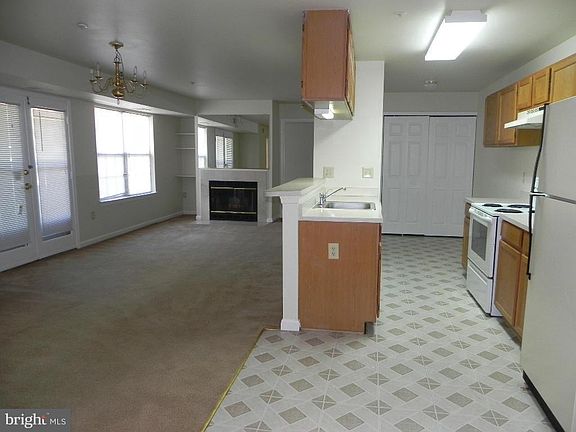 2nd image of 9812 Lake Pointe Ct APT 101