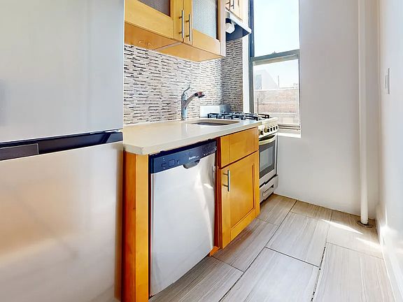 4th image of 100 Cooper St APT 6E