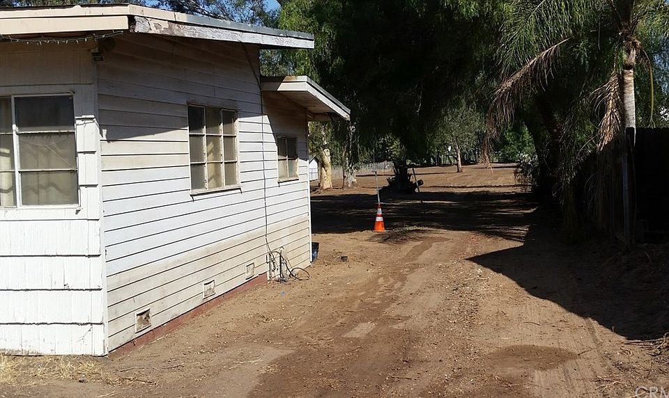 2nd image of 1007 3rd St