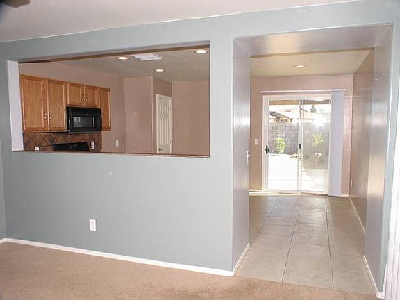 Kitchen/Dining Area