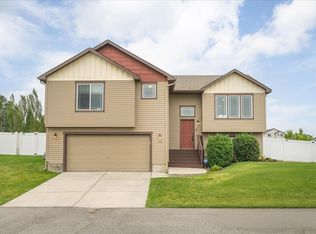 118 S Cavalier Ln, Greenacres, WA 99016