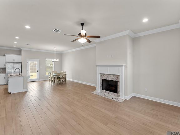 4th image of 40205 Maddie Dr