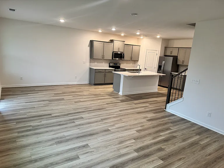 484 Jet Stream Dr — Photo 9