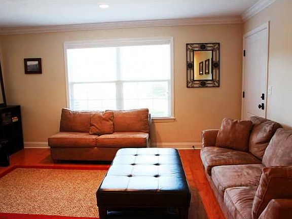 4th image of 1240 Fairmont Ave APT 10