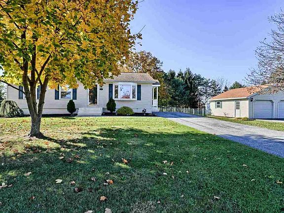 2nd image of 2181 Oakwood Dr