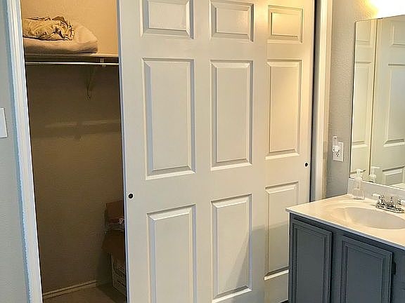 walk-in closet Master BA