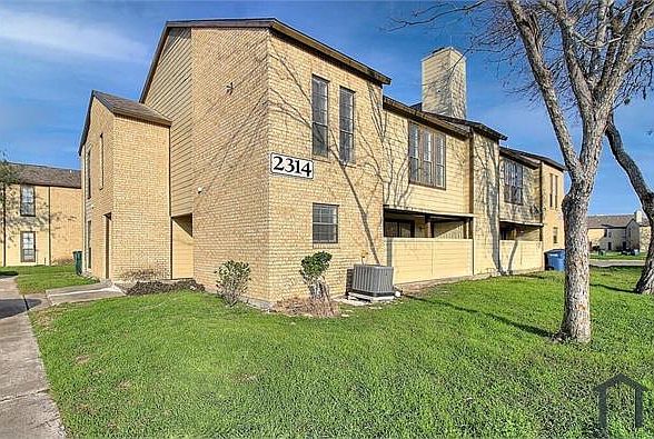 1st image of 2314 Capitan Dr APT A
