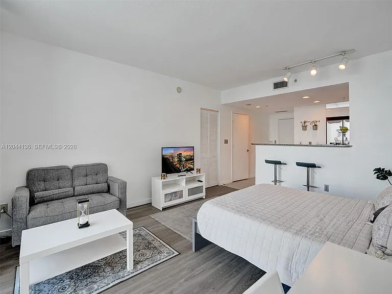 325 Biscayne Blvd #1520 — Photo 4
