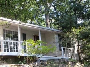 6219 Edwards Dr, Broad Run, VA 20137