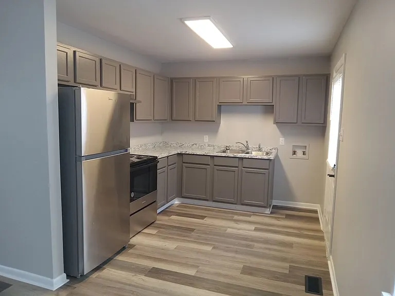 Tulip Cove Apartments - Pulaski, TN — Photo 5