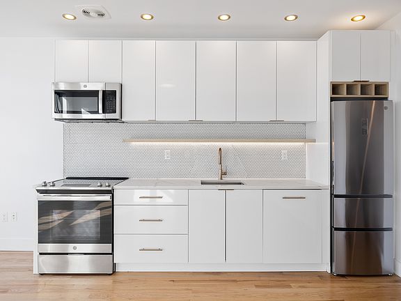 2nd image of 150 Eagle St APT 6B
