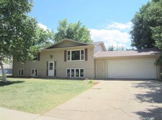 5309 W 52nd St, Sioux Falls, SD 57106